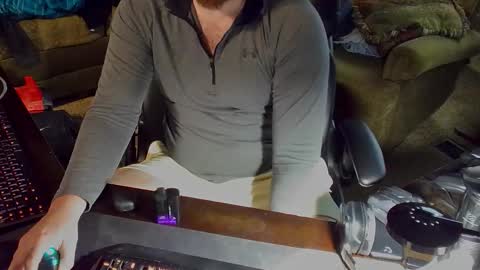 Snapshot of dotyoureyezez chatting on February 18, 9:55 pm DotYourEyezez online show from February 18, 9:55 pm