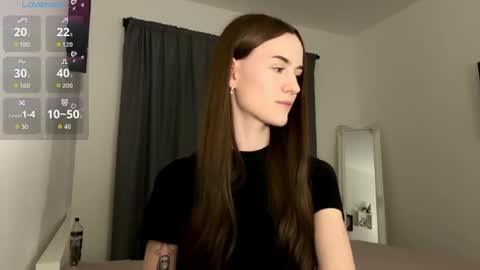 Snapshot of double_sun chatting on April 26, 7:11 pm Alice and Mark online show from April 26, 7:11 pm