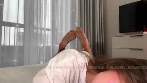 Snapshot of doublecuties chatting on December 29, 5:21 am Lana Eva dont forget to give us a thumb up online show from December 29, 5:21 am