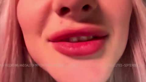 Snapshot of doublecuties chatting on September 20, 8:21 pm Lana Eva dont forget to give us a thumb up online show from September 20, 8:21 pm