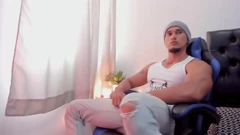 Snapshot of doublefun24 chatting on May 15, 2:24 pm Isabella and Alessandro online show from May 15, 2:24 pm