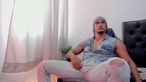Snapshot of doublefun24 chatting on May 19, 2:23 pm Isabella and Alessandro online show from May 19, 2:23 pm