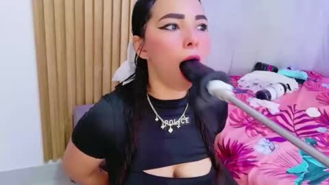 Snapshot of doublepleasure69_ chatting on May 31, 10:44 pm doublepleasure69_ online show from May 31, 10:44 pm