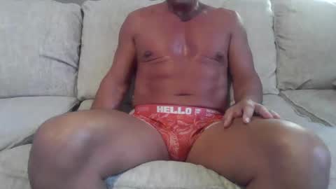 Snapshot of downdog925 chatting on November 1, 1:35 pm Some guy in Florida online show from November 1, 1:35 pm