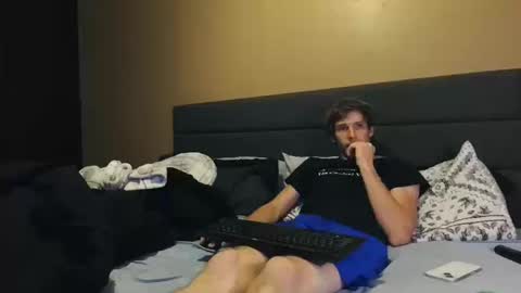 Snapshot of downforthemoney chatting on October 10, 2:43 am downforthemoney online show from October 10, 2:43 am