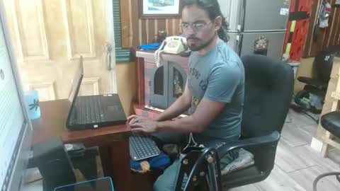 Snapshot of dr_simon84 chatting on December 1, 7:36 pm Dr Simon online show from December 1, 7:36 pm