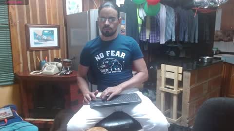 Snapshot of dr_simon84 chatting on December 22, 11:52 pm Dr Simon online show from December 22, 11:52 pm