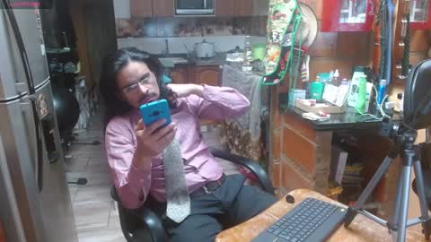 Snapshot of dr_simon84 chatting on January 3, 3:38 am Dr Simon online show from January 3, 3:38 am