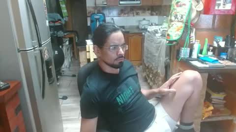 Snapshot of dr_simon84 chatting on January 12, 1:42 am Dr Simon online show from January 12, 1:42 am