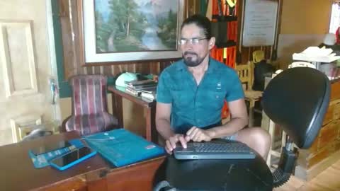 Snapshot of dr_simon84 chatting on May 19, 8:26 pm Dr Simon online show from May 19, 8:26 pm