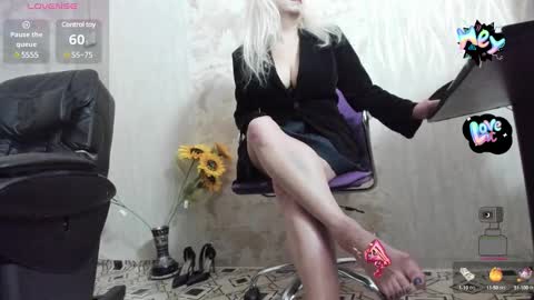 Snapshot of dr_squid_game123 chatting on March 2, 2:43 pm Dr Squid Game123 online show from March 2, 2:43 pm