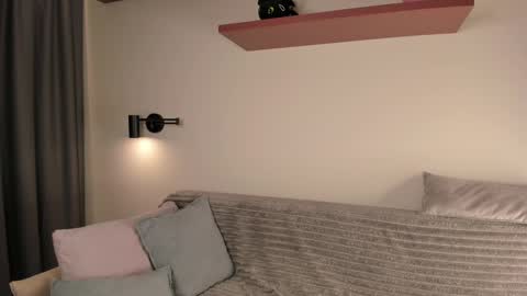 Mervin  online show from February 21, 8:16 pm