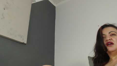 Gabrielle online show from January 9, 10:20 am