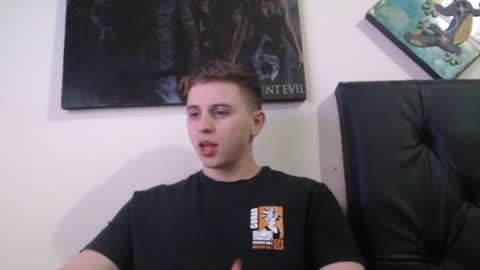 Snapshot of draco_boy2000 chatting on December 3, 7:11 pm draco_boy2000 online show from December 3, 7:11 pm