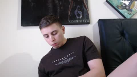 Snapshot of draco_boy2000 chatting on December 5, 7:49 pm draco_boy2000 online show from December 5, 7:49 pm
