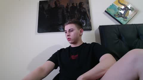 Snapshot of draco_boy2000 chatting on December 9, 7:07 pm draco_boy2000 online show from December 9, 7:07 pm