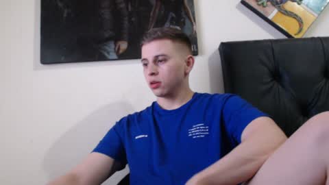 Snapshot of draco_boy2000 chatting on December 12, 7:15 pm draco_boy2000 online show from December 12, 7:15 pm
