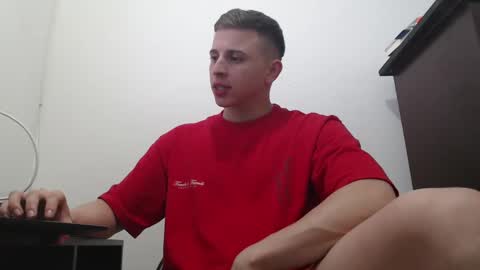 Snapshot of draco_boy2000 chatting on September 29, 9:08 pm draco_boy2000 online show from September 29, 9:08 pm