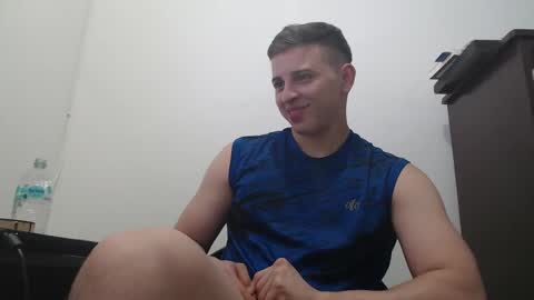 Snapshot of draco_boy2000 chatting on October 3, 10:29 pm draco_boy2000 online show from October 3, 10:29 pm