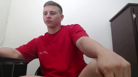 Snapshot of draco_boy2000 chatting on October 8, 11:02 pm draco_boy2000 online show from October 8, 11:02 pm