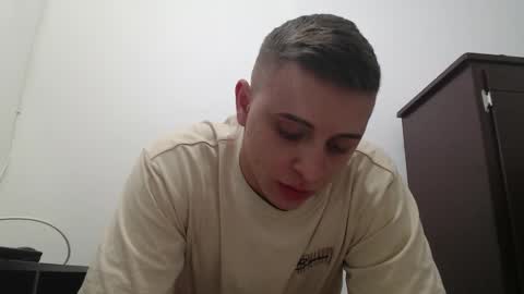 Snapshot of draco_boy2000 chatting on October 11, 9:13 pm draco_boy2000 online show from October 11, 9:13 pm