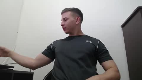 Snapshot of draco_boy2000 chatting on October 15, 9:15 pm draco_boy2000 online show from October 15, 9:15 pm