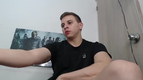 Snapshot of draco_boy2000 chatting on June 24, 11:48 pm draco_boy2000 online show from June 24, 11:48 pm