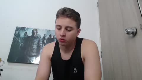 Snapshot of draco_boy2000 chatting on August 1, 1:16 am draco_boy2000 online show from August 1, 1:16 am