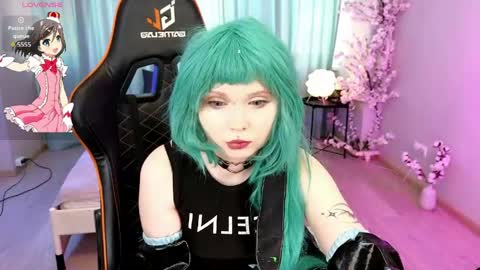 Draculaura online show from May 17, 10:22 am