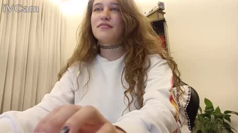 Snapshot of draculina69 chatting on May 29, 4:10 am draculina69 online show from May 29, 4:10 am