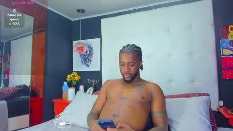 ---Drake--- online show from February 8, 8:10 pm