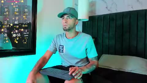 Snapshot of drakeneumann chatting on July 19, 3:21 am Drake Neuman online show from July 19, 3:21 am
