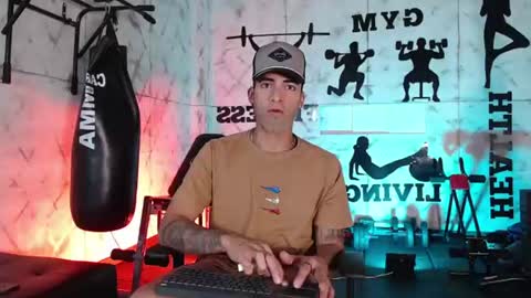 Snapshot of drakeneumann chatting on July 27, 3:35 am Drake Neuman online show from July 27, 3:35 am