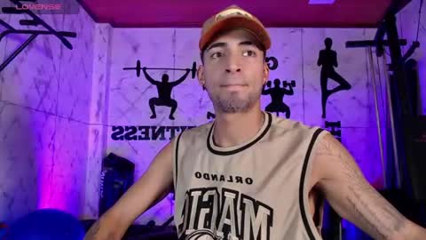 Snapshot of drakeneumann chatting on August 5, 3:42 am Drake Neuman online show from August 5, 3:42 am