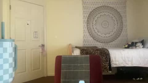 ur dream girl online show from April 10, 9:19 pm