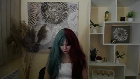 Snapshot of dream_caster_ chatting on October 18, 9:43 am dream caster online show from October 18, 9:43 am