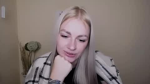 Snapshot of dream_dolly_ chatting on September 21, 10:17 am dream_dolly_ online show from September 21, 10:17 am