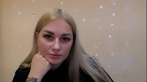 Snapshot of dream_dolly_ chatting on October 2, 10:33 am dream_dolly_ online show from October 2, 10:33 am