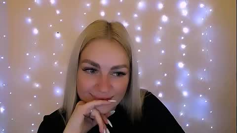 Snapshot of dream_dolly_ chatting on October 6, 12:02 pm dream_dolly_ online show from October 6, 12:02 pm