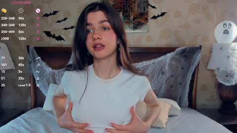 Hi Im Monika Welcome to my room online show from November 1, 7:43 am