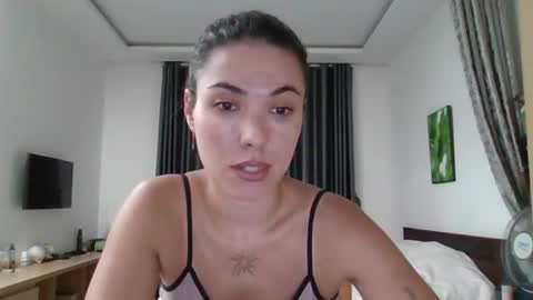 Snapshot of dream_petal_ chatting on July 1, 11:23 am dream_petal_ online show from July 1, 11:23 am