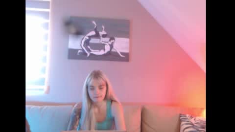 A girl online show from September 23, 6:49 am