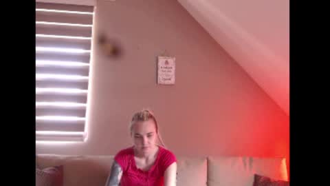 Snapshot of dreamcatcherfantasy chatting on July 27, 7:37 am A girl online show from July 27, 7:37 am