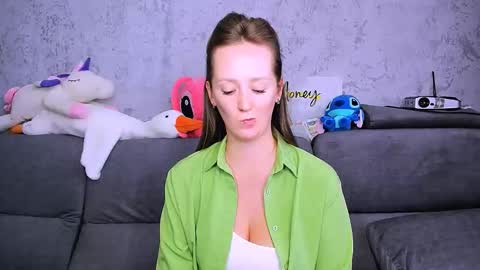 Snapshot of dreamesoul chatting on September 23, 12:08 pm dreamesoul online show from September 23, 12:08 pm