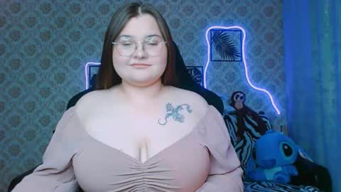 dreamforyoue2 online show from September 10, 7:58 pm