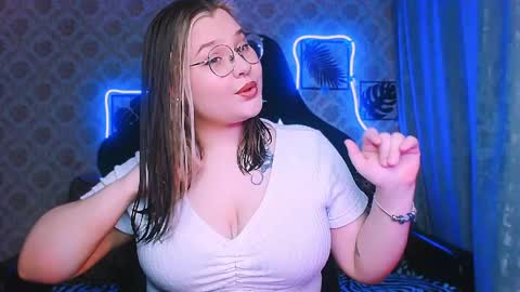 dreamforyoue2 online show from April 1, 8:06 pm