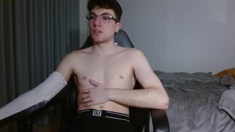 Snapshot of dreammicok chatting on March 15, 2:17 am DreamBoy online show from March 15, 2:17 am