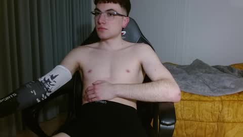 Snapshot of dreammicok chatting on March 23, 11:53 pm DreamBoy online show from March 23, 11:53 pm