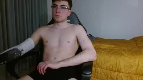 Snapshot of dreammicok chatting on April 4, 2:10 am DreamBoy online show from April 4, 2:10 am