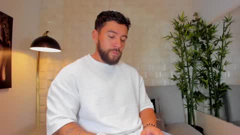 cris online show from January 18, 6:03 am